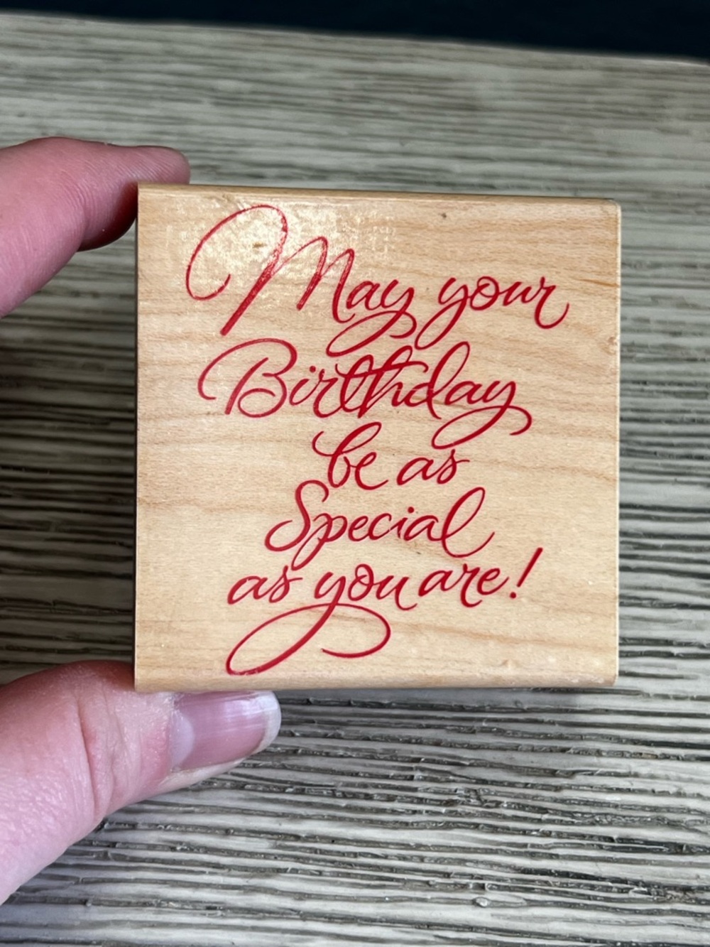 🆕 Wooden Sentiment Stamp – Red Script Birthday Message - Picture 1 of 4